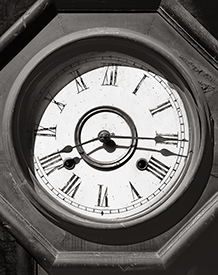 broken clock, 8:15