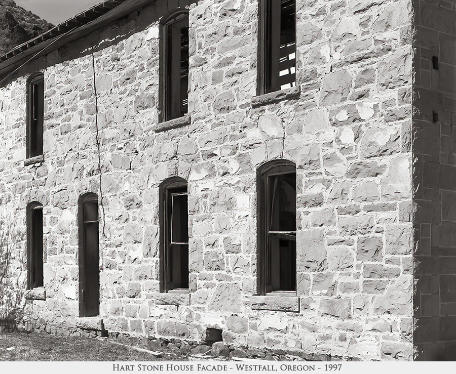 Hart Stone House facade