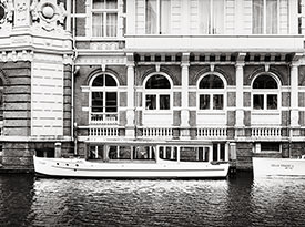 Saloon Boats