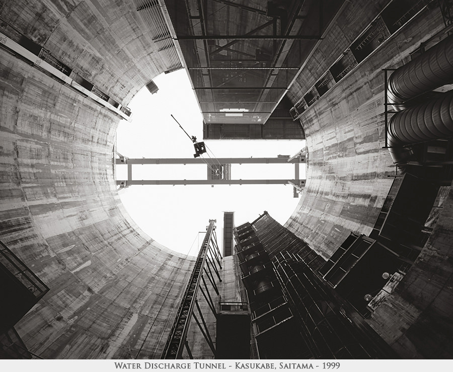 water discharge tunnel